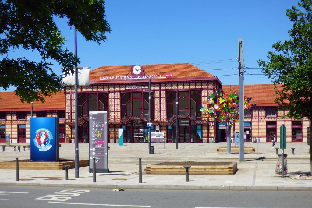 Terminus Du Forez Saint-Etienne Centre Gare Chateaucreux Eksteriør billede